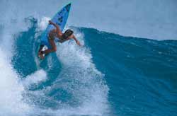 PERU SURF GUIDES - SOFIA RIPPING